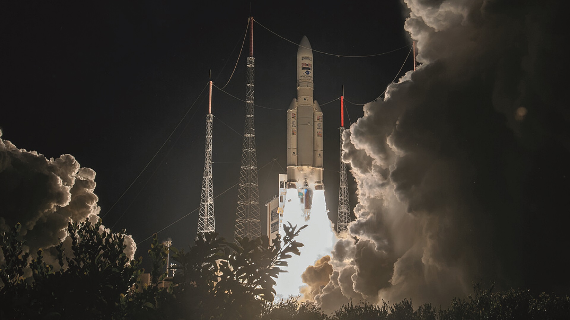 A boost for new propulsion systems: Laser material deposition (LMD) is intended to ensure faster and more cost-effective production of propulsion nozzles for the next generation of rockets in the Ariane program (pictured: successful launch of an Ariane 5).