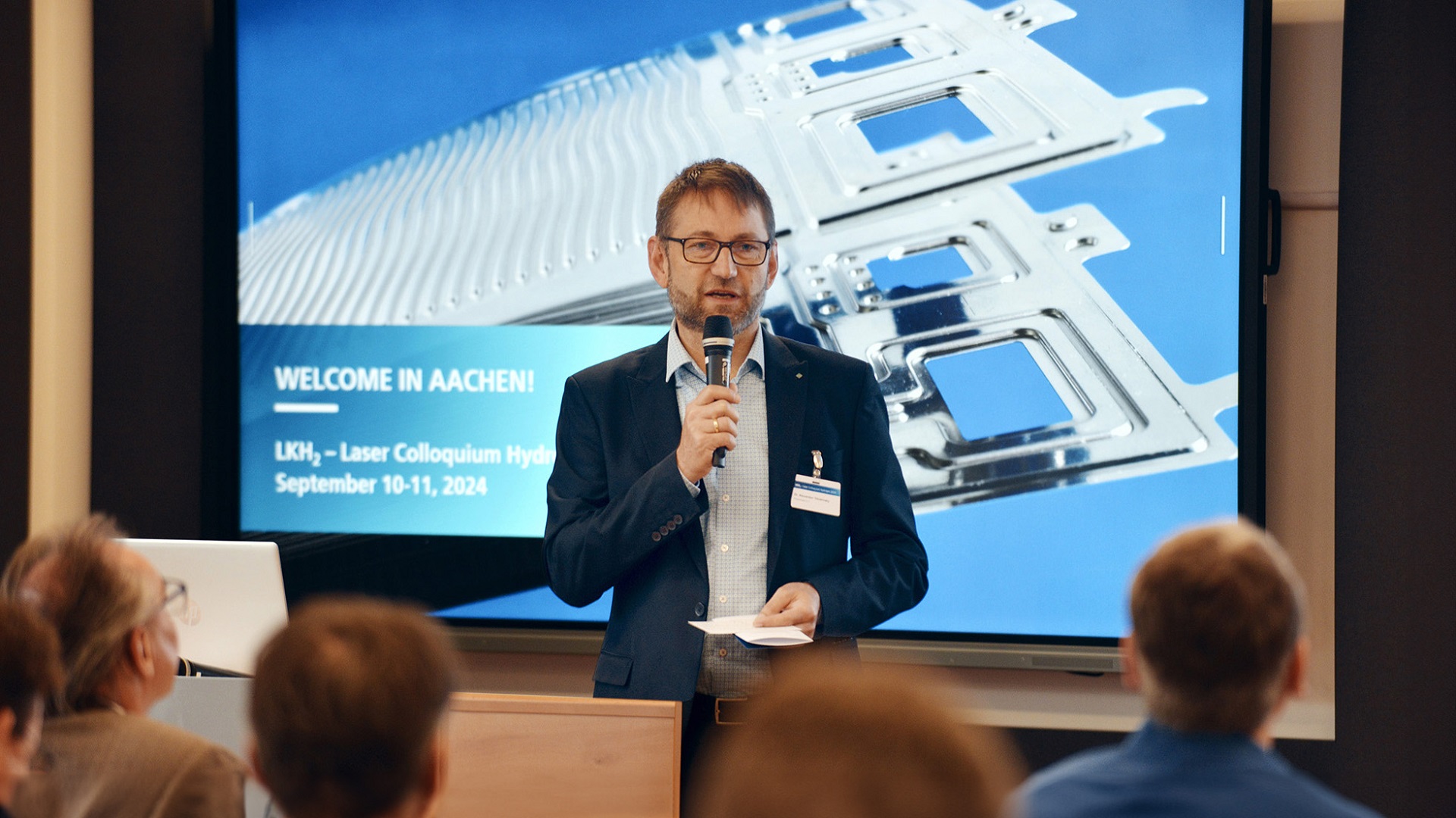 "Laser technology offers us the opportunity to master the challenges of the hydrogen sector in a sustainable and efficient way," explained Dr. Alexander Olowinsky, head of the Joining and Cutting Department at Fraunhofer ILT and host of LKH2.