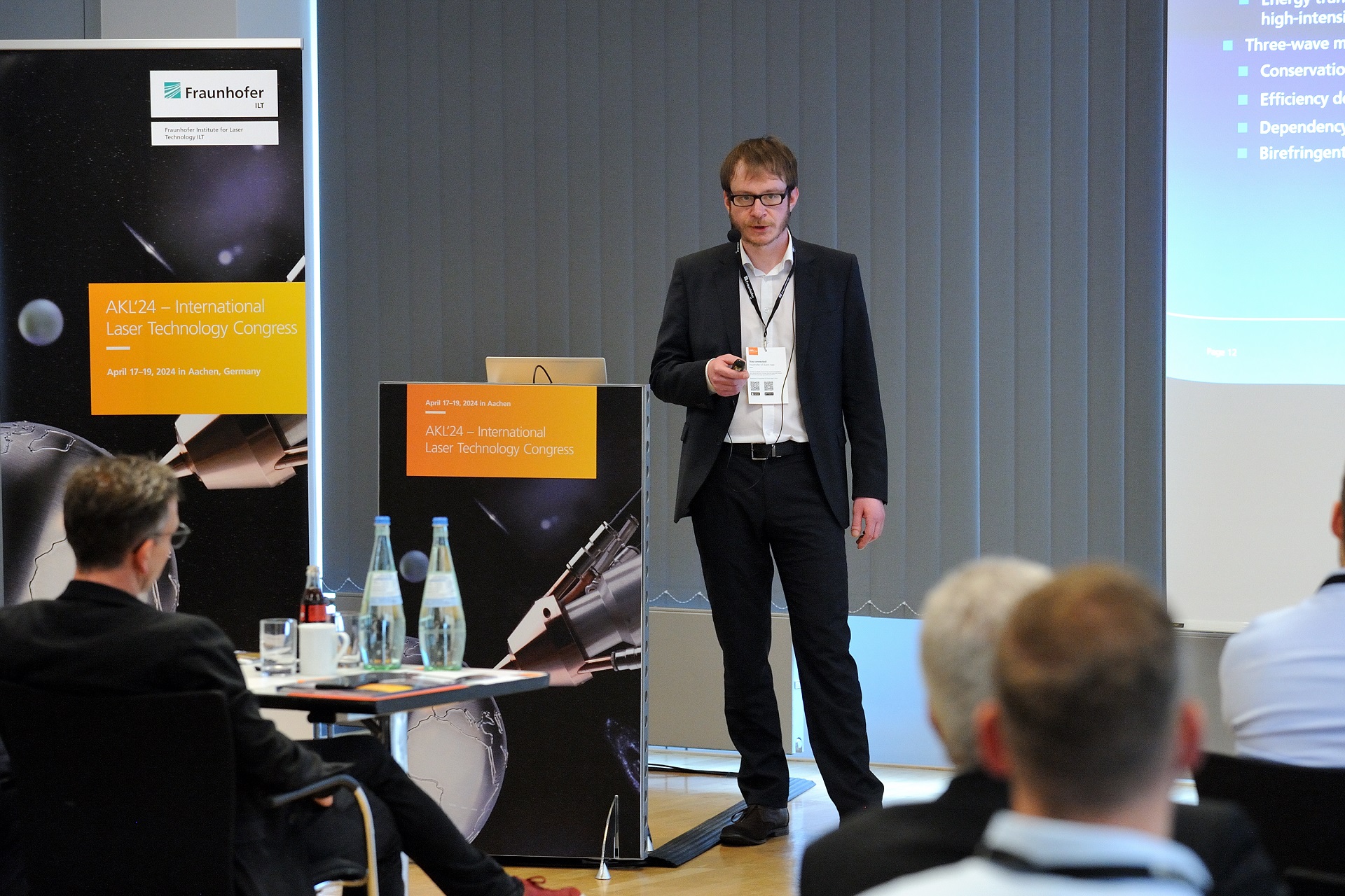 Fabian Geus from the NLO and Tunable Lasers group at Fraunhofer ILT.