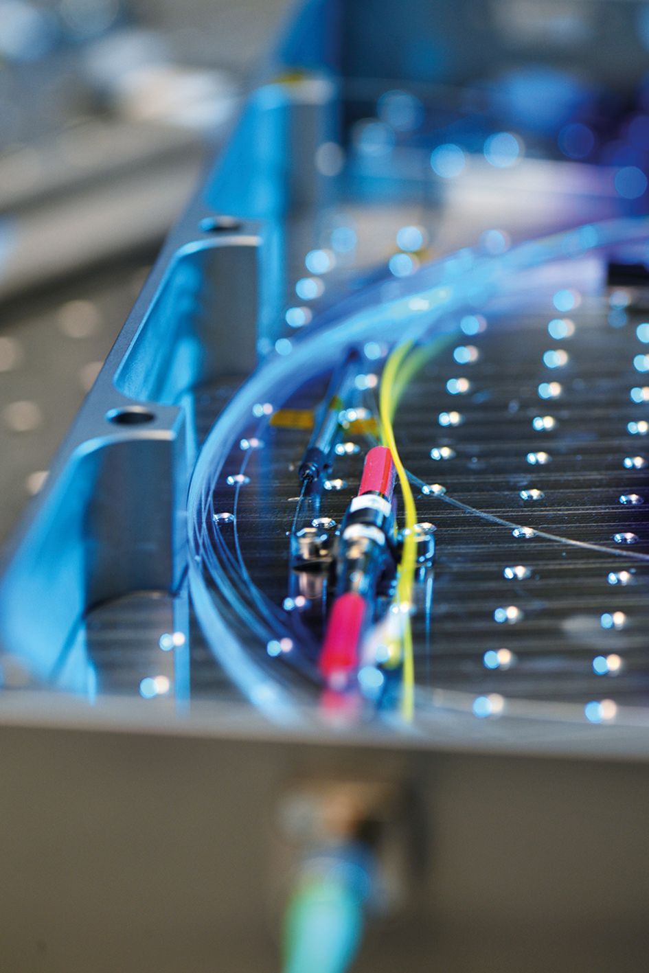 A prototype for the highly stable holmium-doped fiber amplifier is currently being developed at the Fraunhofer ILT. The new laser technology can potentially also be used in other application areas, e.g. in quantum technology or medical technology.